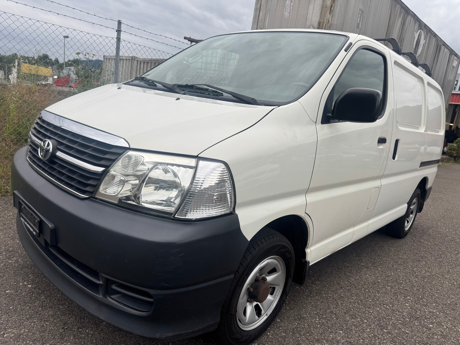 TOYOTA Hiace D-4D Van 4WD SWB-image-0