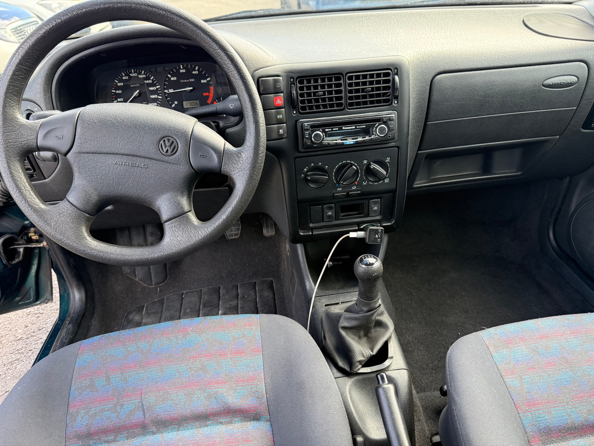 VW Polo 75 Swiss Special-image-7