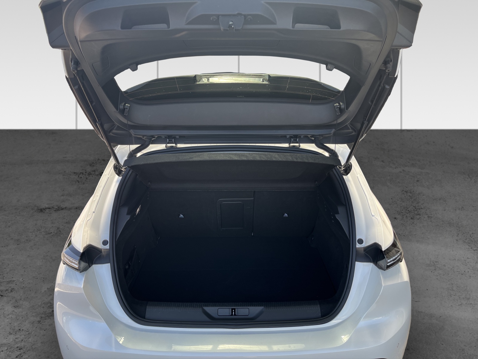 PEUGEOT 308 1.6 PHEV 180 Allure Pack-image-11