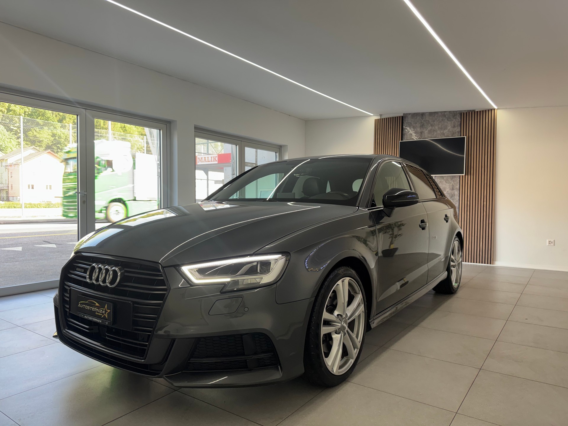 AUDI A3 *Sport*S line* 2.0 TFSI quattro S-tronic*CH-Fahrzeug*Frisch MFK*-image-0