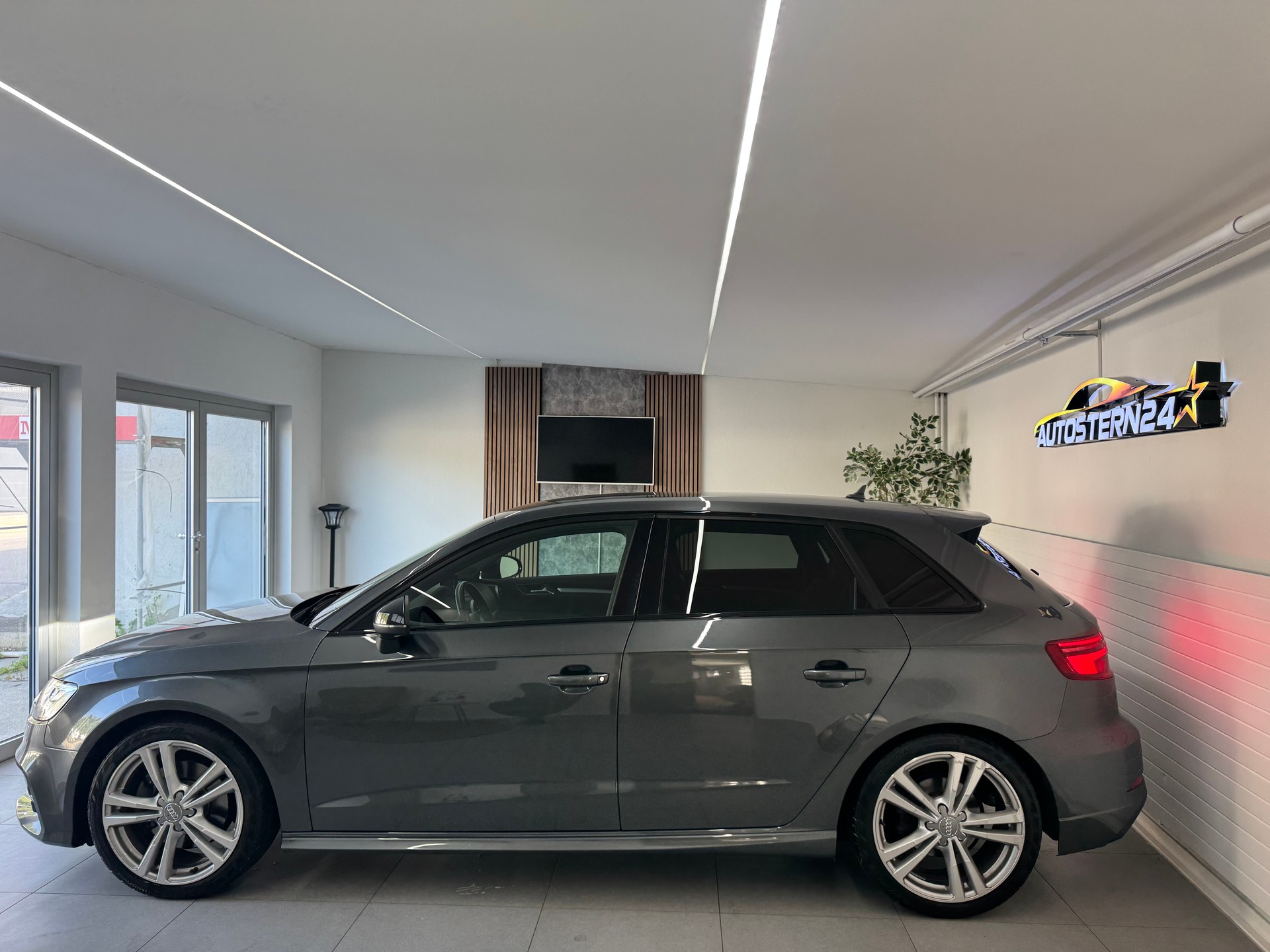 AUDI A3 *Sport*S line* 2.0 TFSI quattro S-tronic*CH-Fahrzeug*Frisch MFK*-image-6