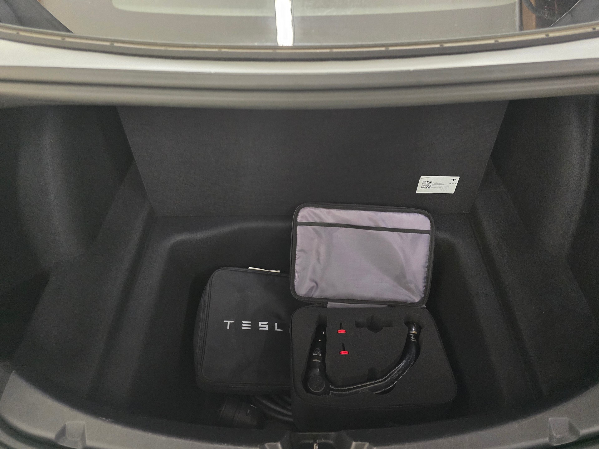 TESLA Model 3 Long Range Dual Motor AWD-image-11