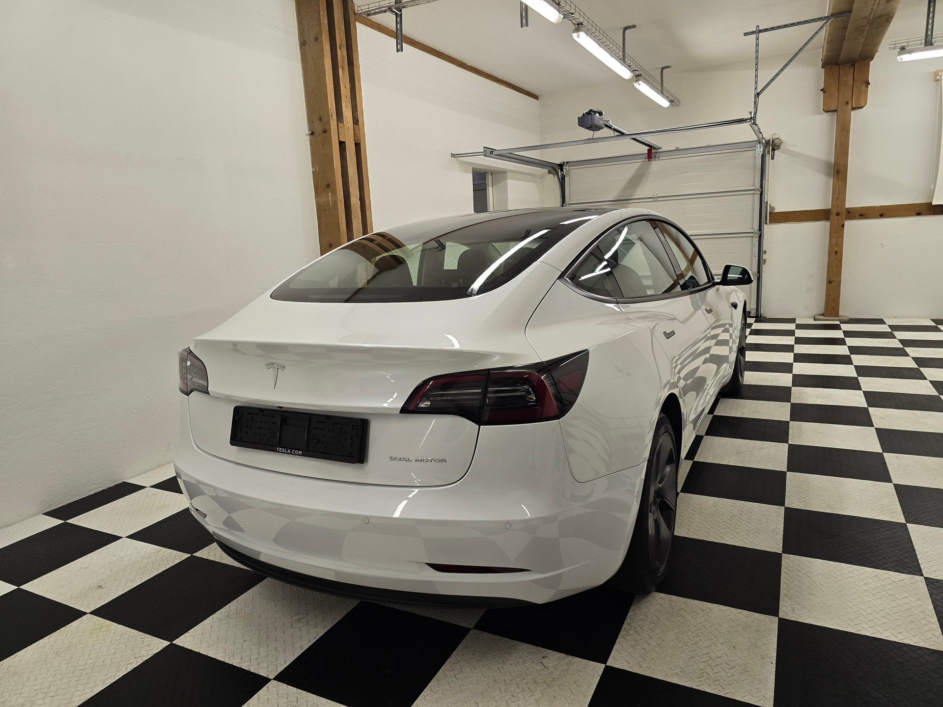 TESLA Model 3 Long Range Dual Motor AWD-image-5