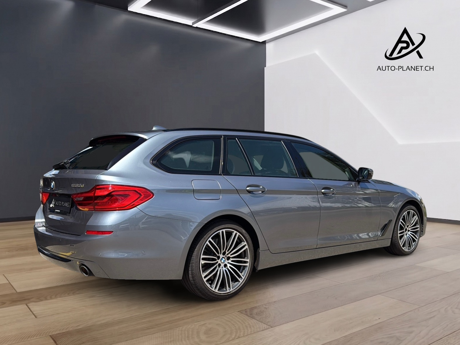 BMW 530d xDrive Touring Sport Line Steptronic-showroom-element-3