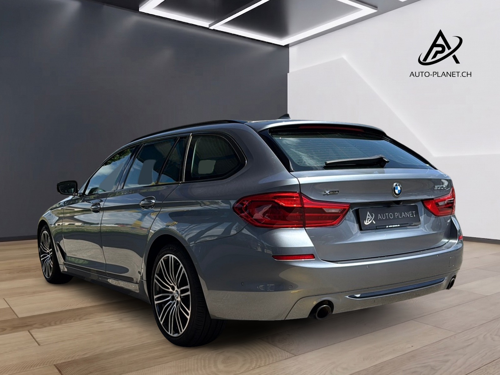 BMW 530d xDrive Touring Sport Line Steptronic-showroom-element-2