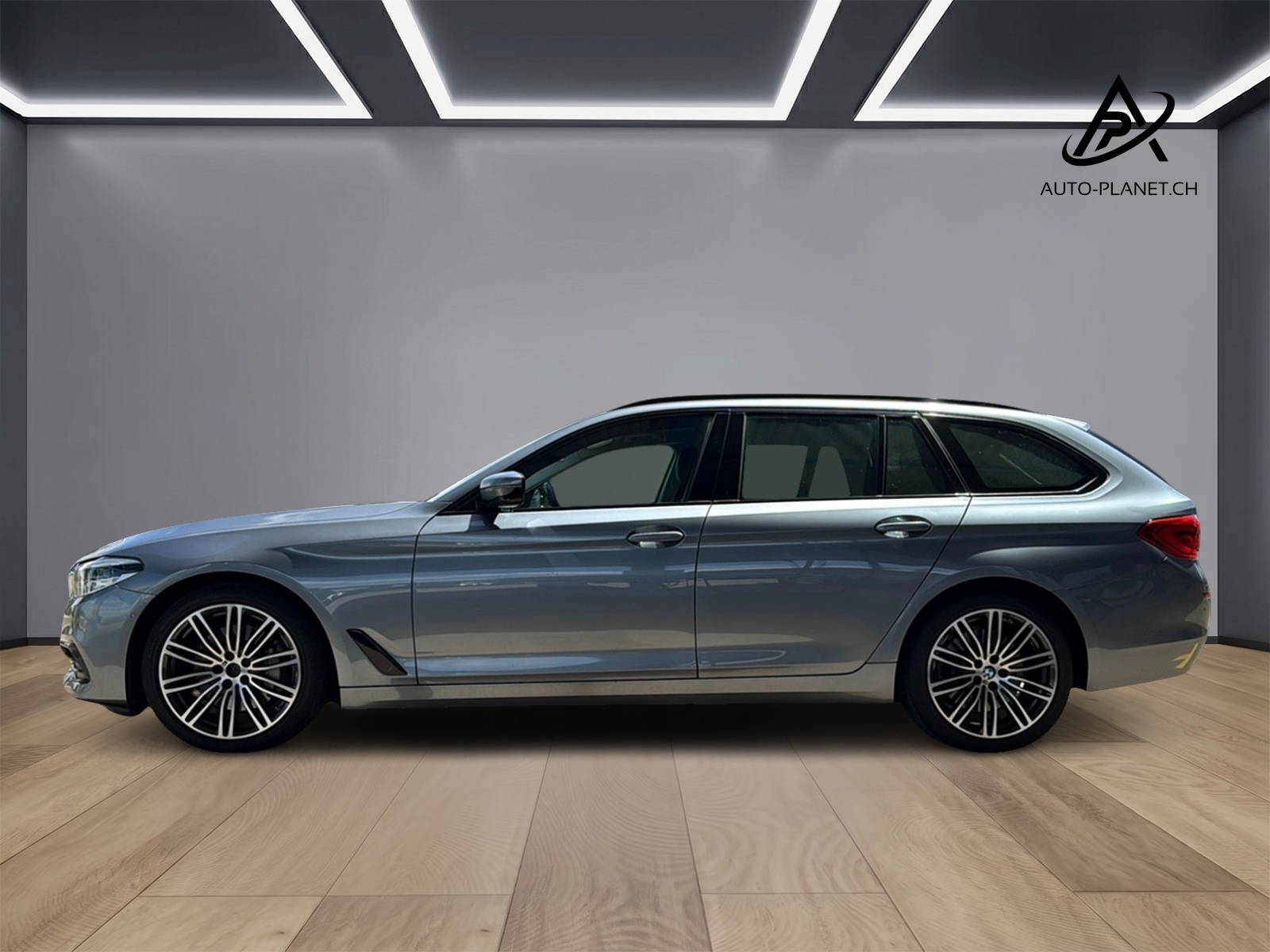 BMW 530d xDrive Touring Sport Line Steptronic-showroom-element-1
