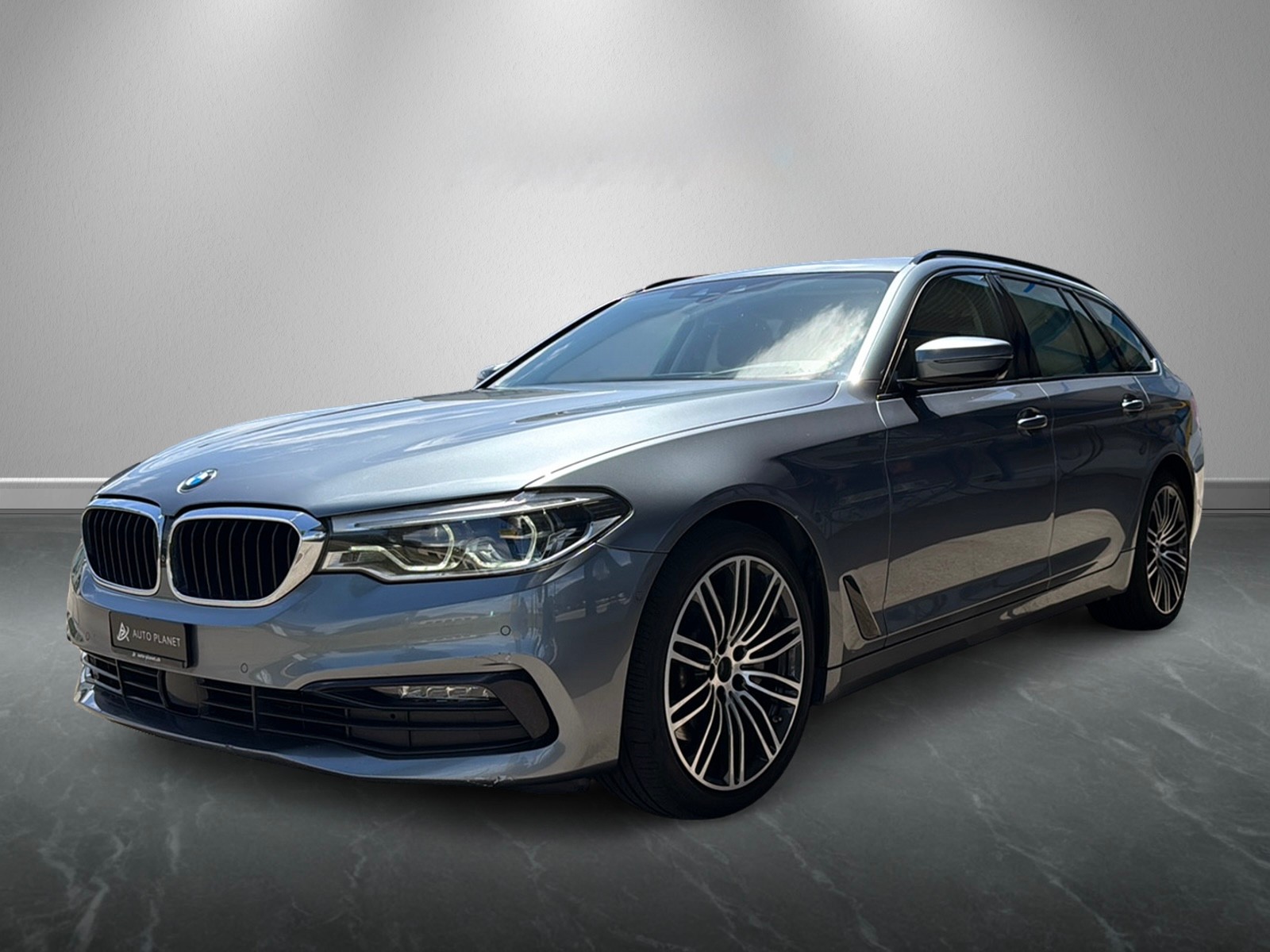 BMW 530d xDrive Touring Sport Line Steptronic-image-0