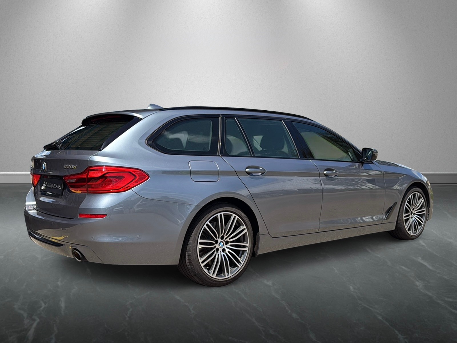 BMW 530d xDrive Touring Sport Line Steptronic-image-3