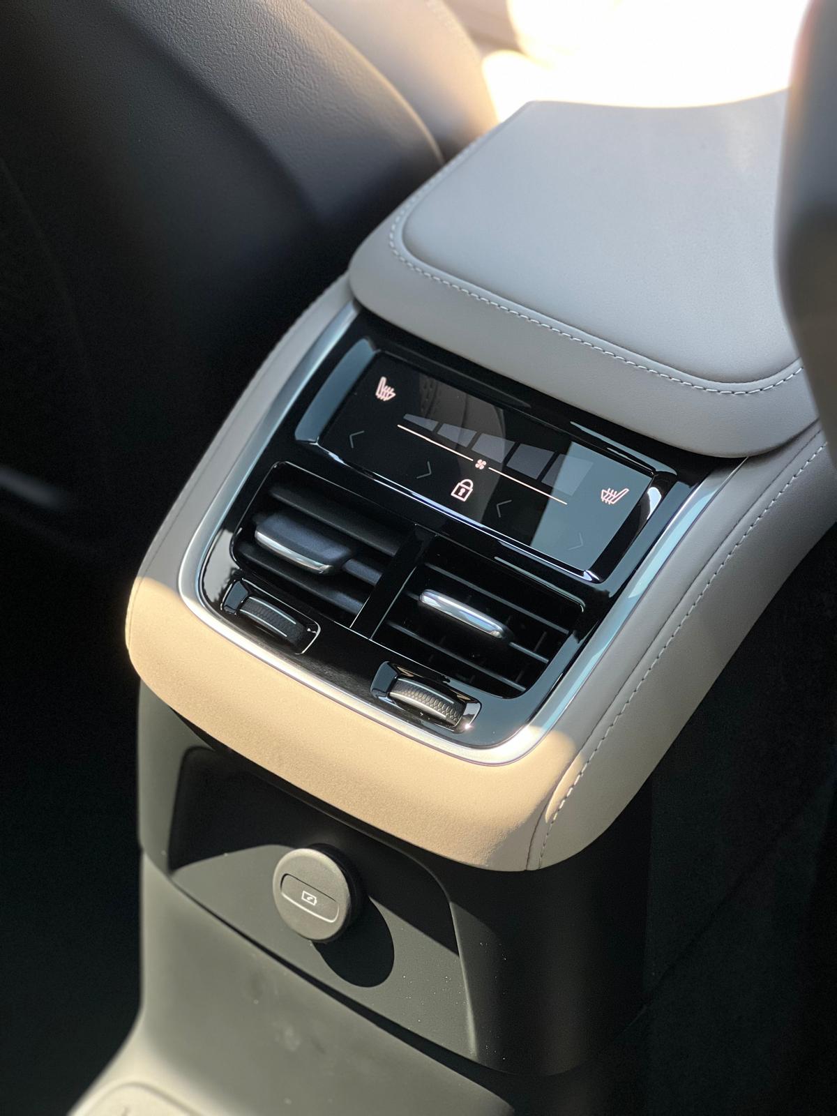VOLVO XC90 2.0 T8 TE XCLUSIVE Edition Bright eAWD-image-19