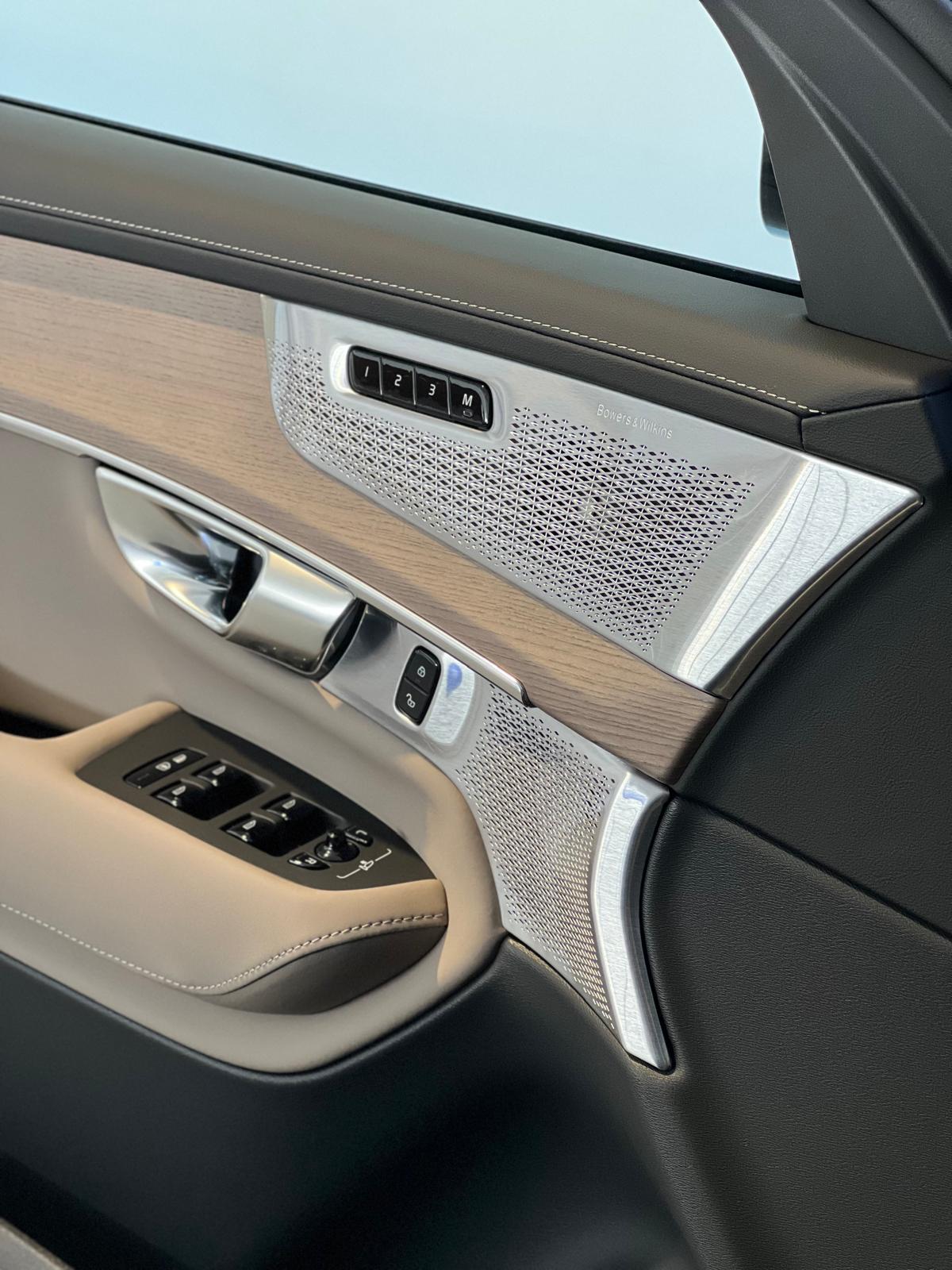 VOLVO XC90 2.0 T8 TE XCLUSIVE Edition Bright eAWD-image-14