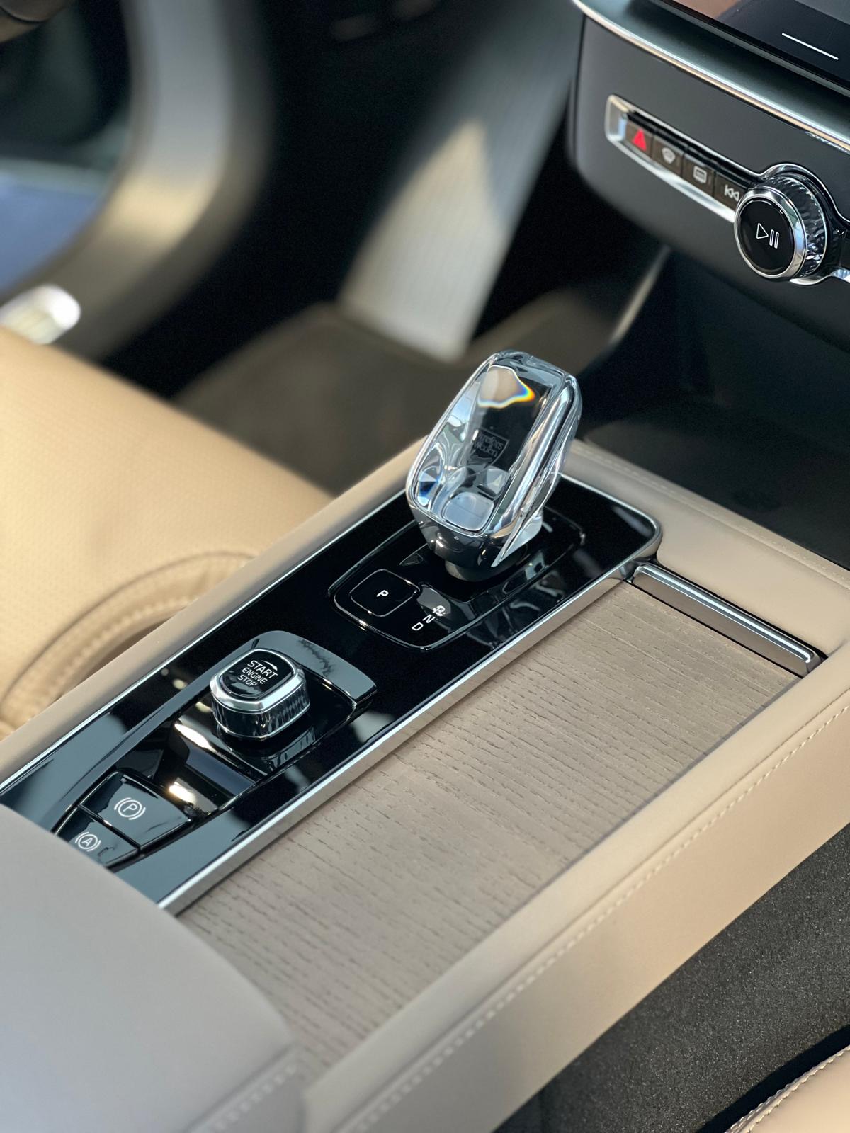 VOLVO XC90 2.0 T8 TE XCLUSIVE Edition Bright eAWD-image-13