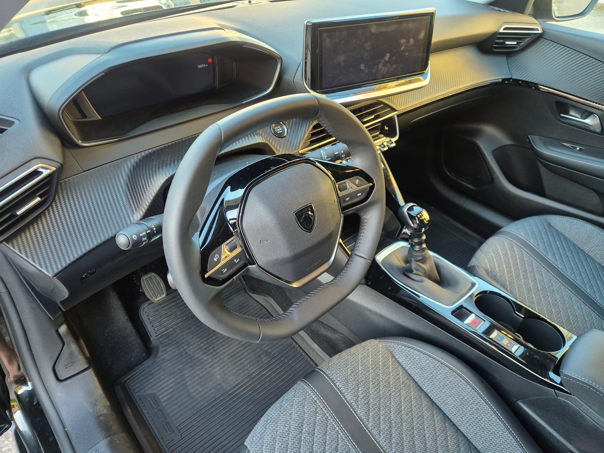 PEUGEOT 208 R 1.2-image-8