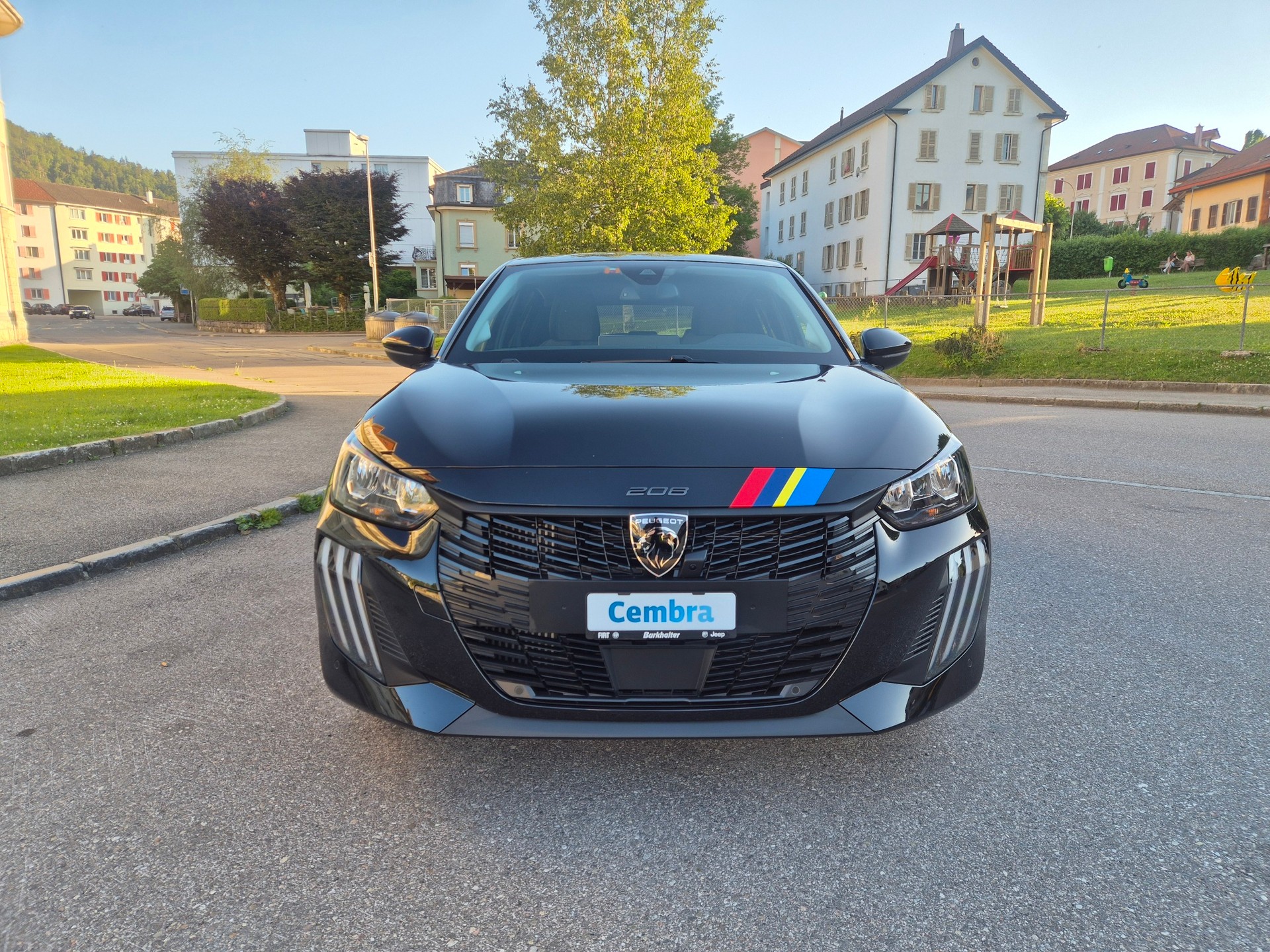 PEUGEOT 208 R 1.2-image-5
