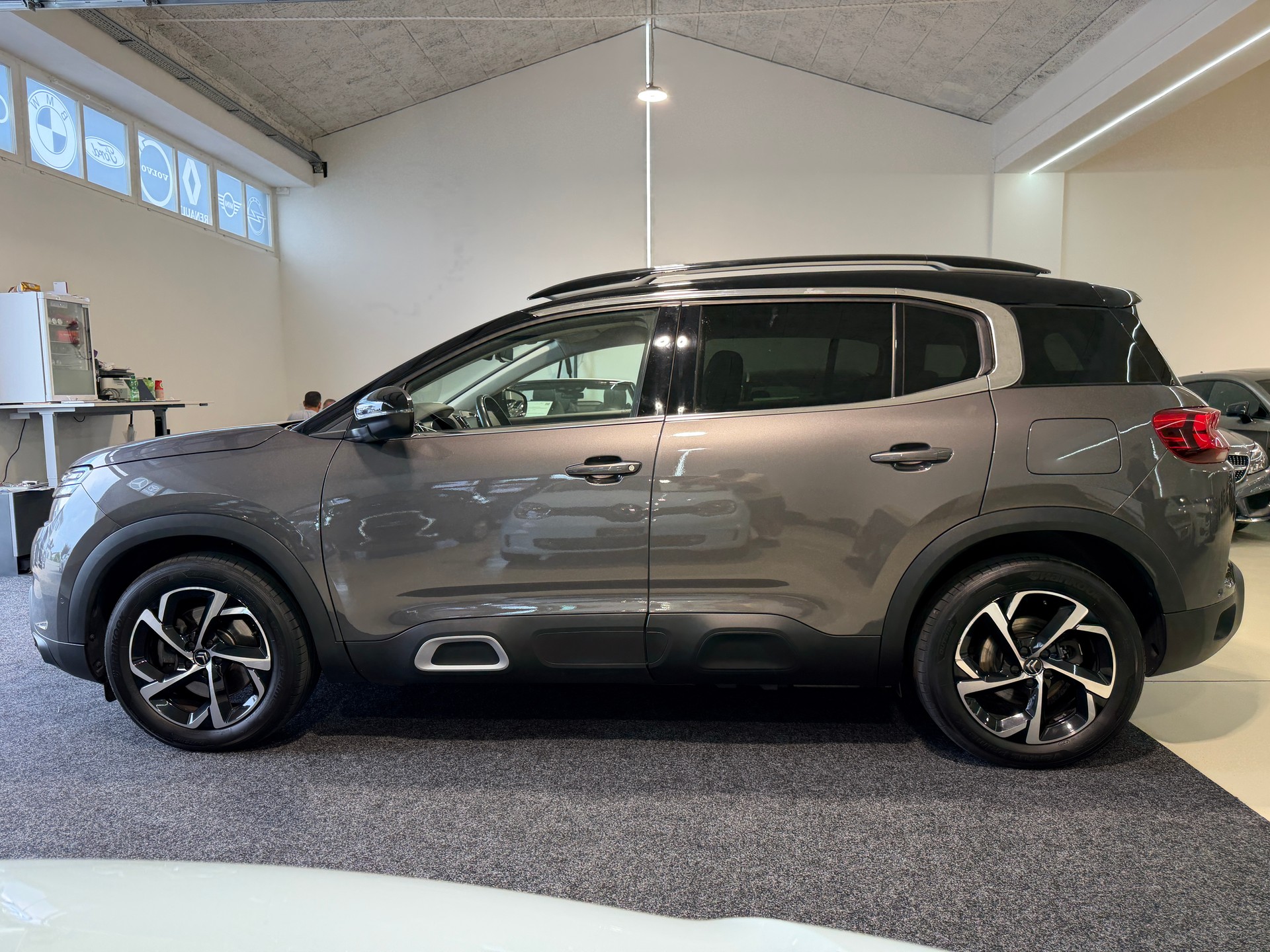CITROEN C5 Aircross 1.6 PHEV Swiss Edition-image-2