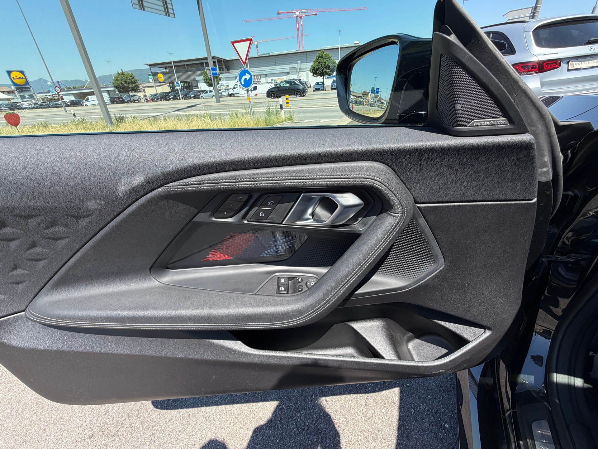 BMW M2 Steptronic *CH Fahrzeug & Gratis Service*-image-13