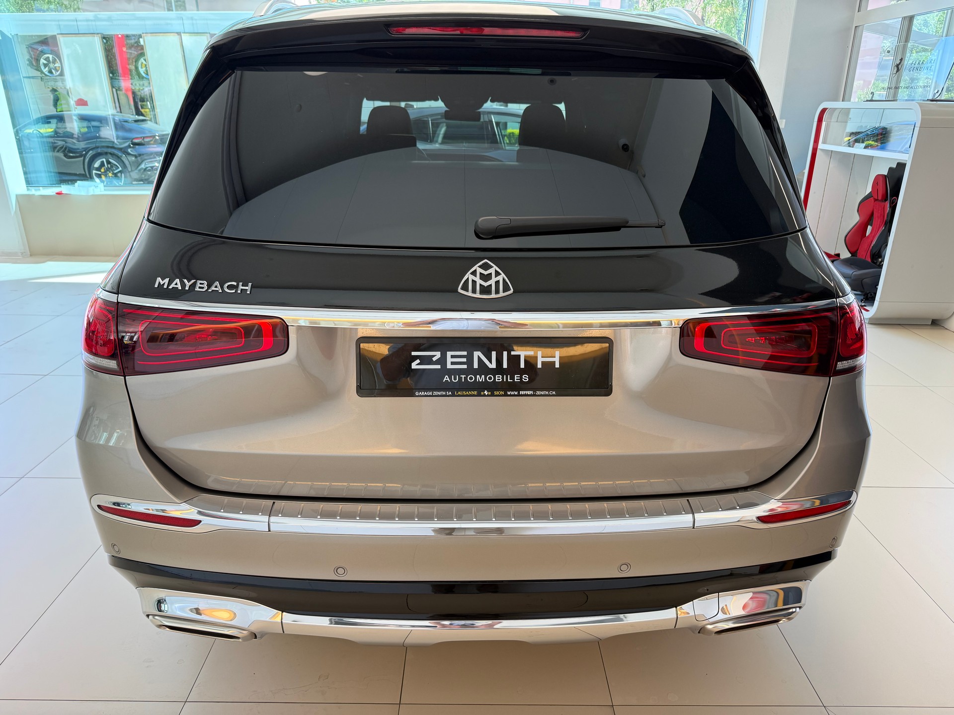 MERCEDES-BENZ GLS Maybach 600 9G-Tronic-image-5