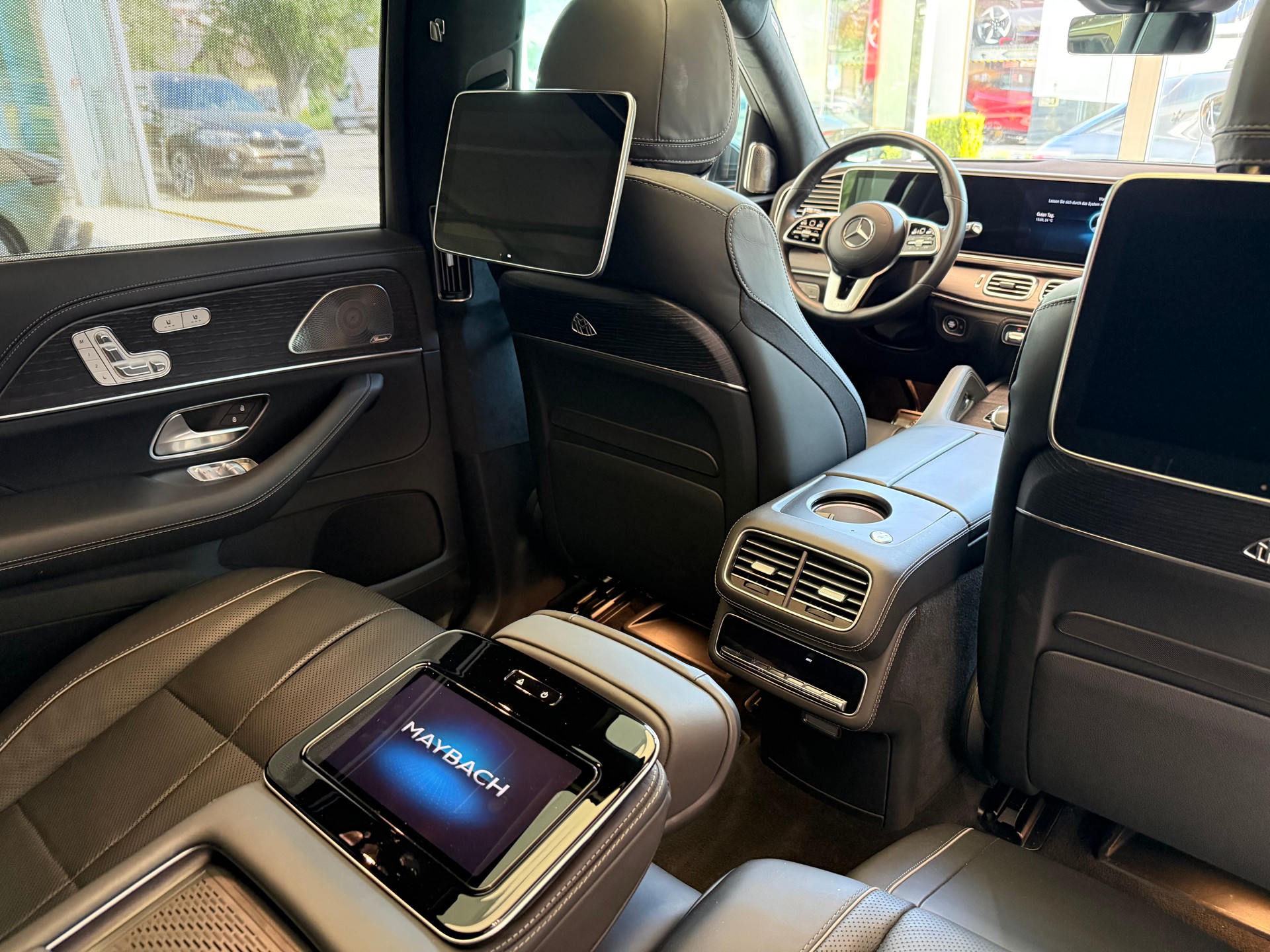MERCEDES-BENZ GLS Maybach 600 9G-Tronic-image-14
