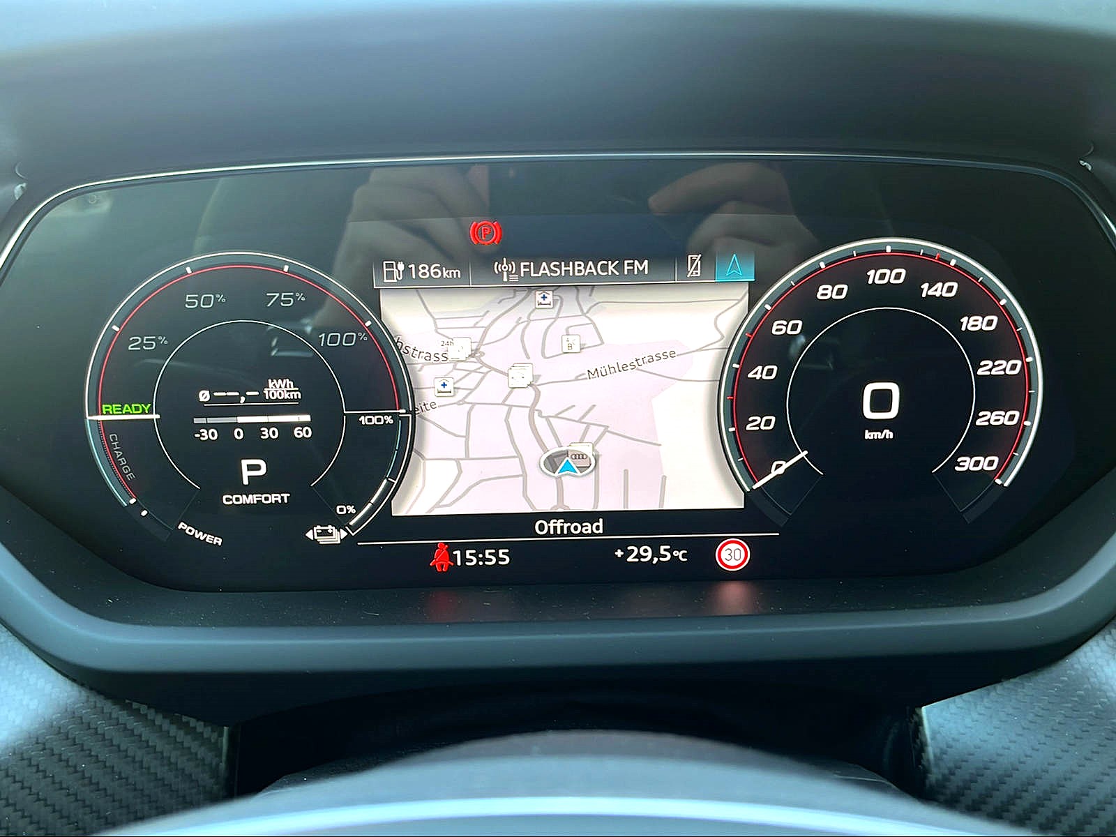AUDI e-tron GT quattro Mythosschwarz Metallic-image-10