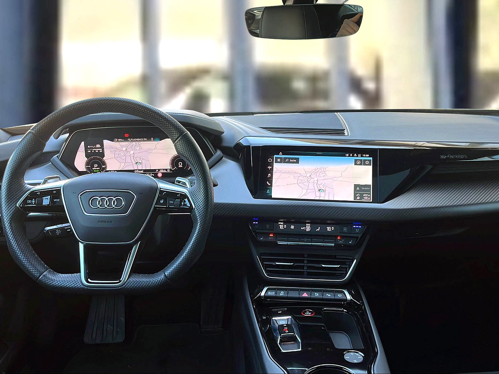 AUDI e-tron GT quattro Mythosschwarz Metallic-image-6