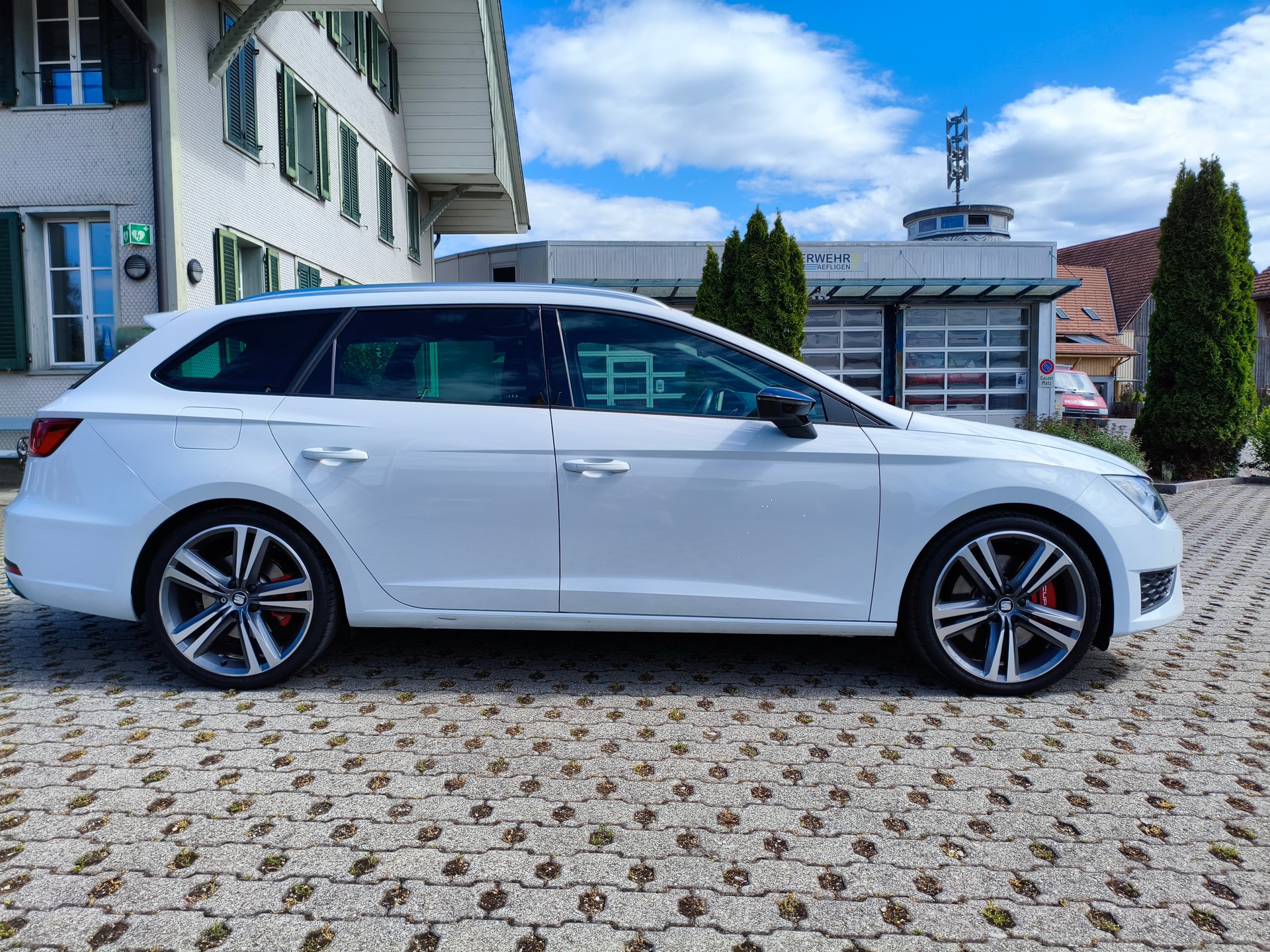 SEAT 2.0 TSI 280 Cupra-image-2