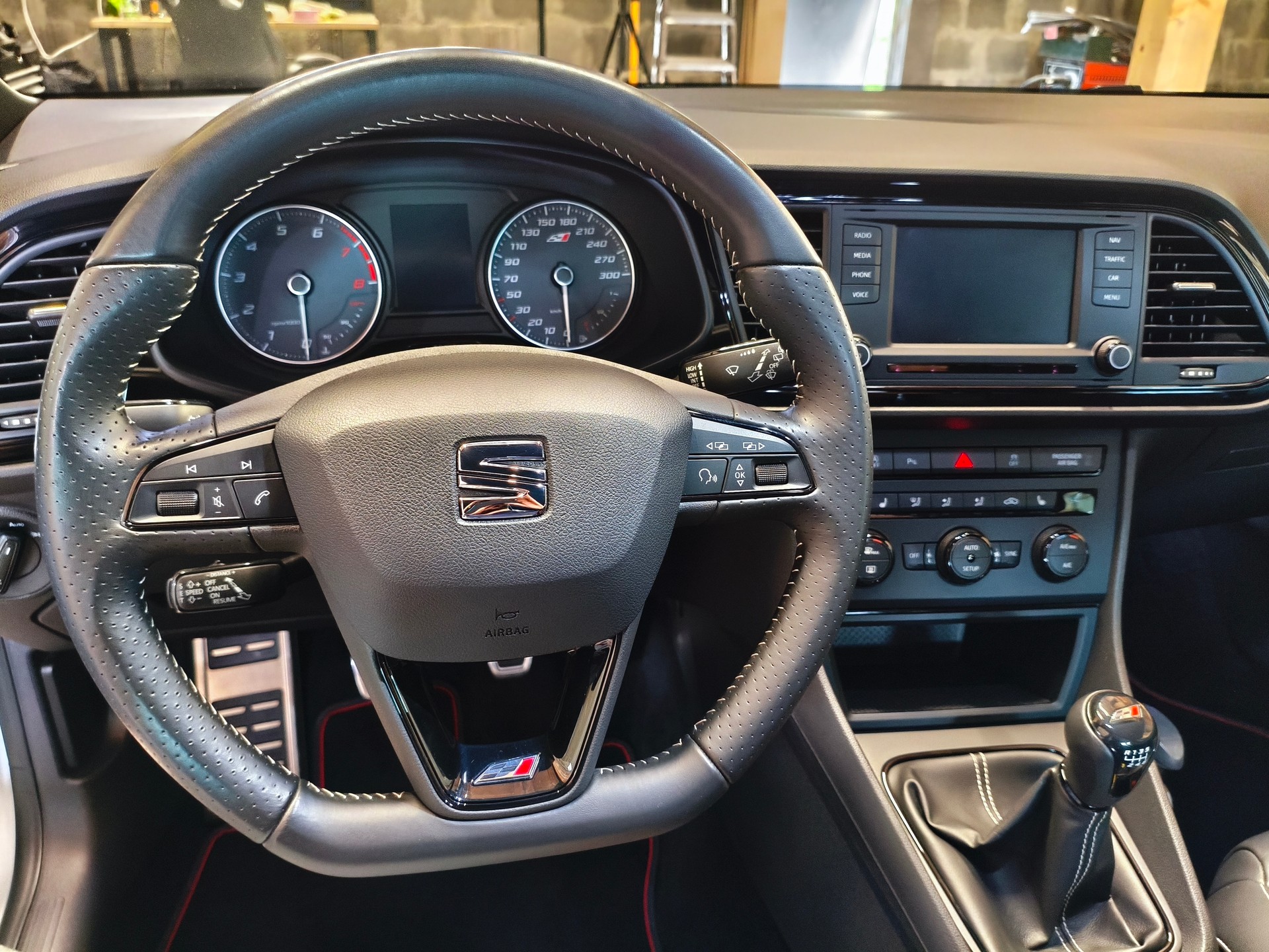 SEAT 2.0 TSI 280 Cupra-image-3