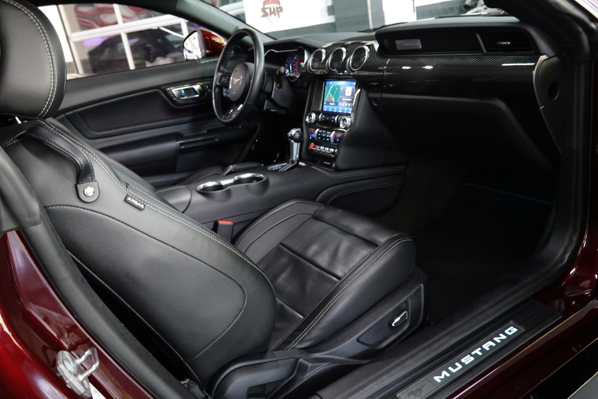 FORD MUSTANG FASTBACK 5.0 V8 GT AUTOMAT UNIKAT CHERRY-image-36