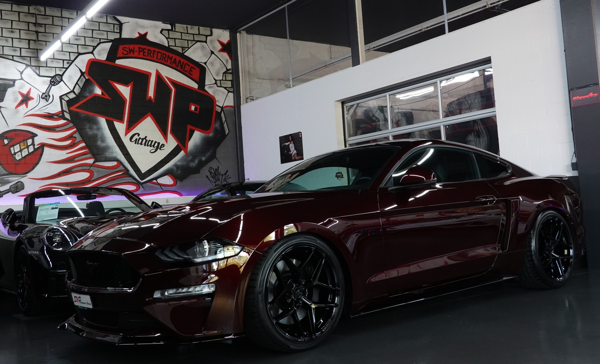 FORD MUSTANG FASTBACK 5.0 V8 GT AUTOMAT UNIKAT CHERRY