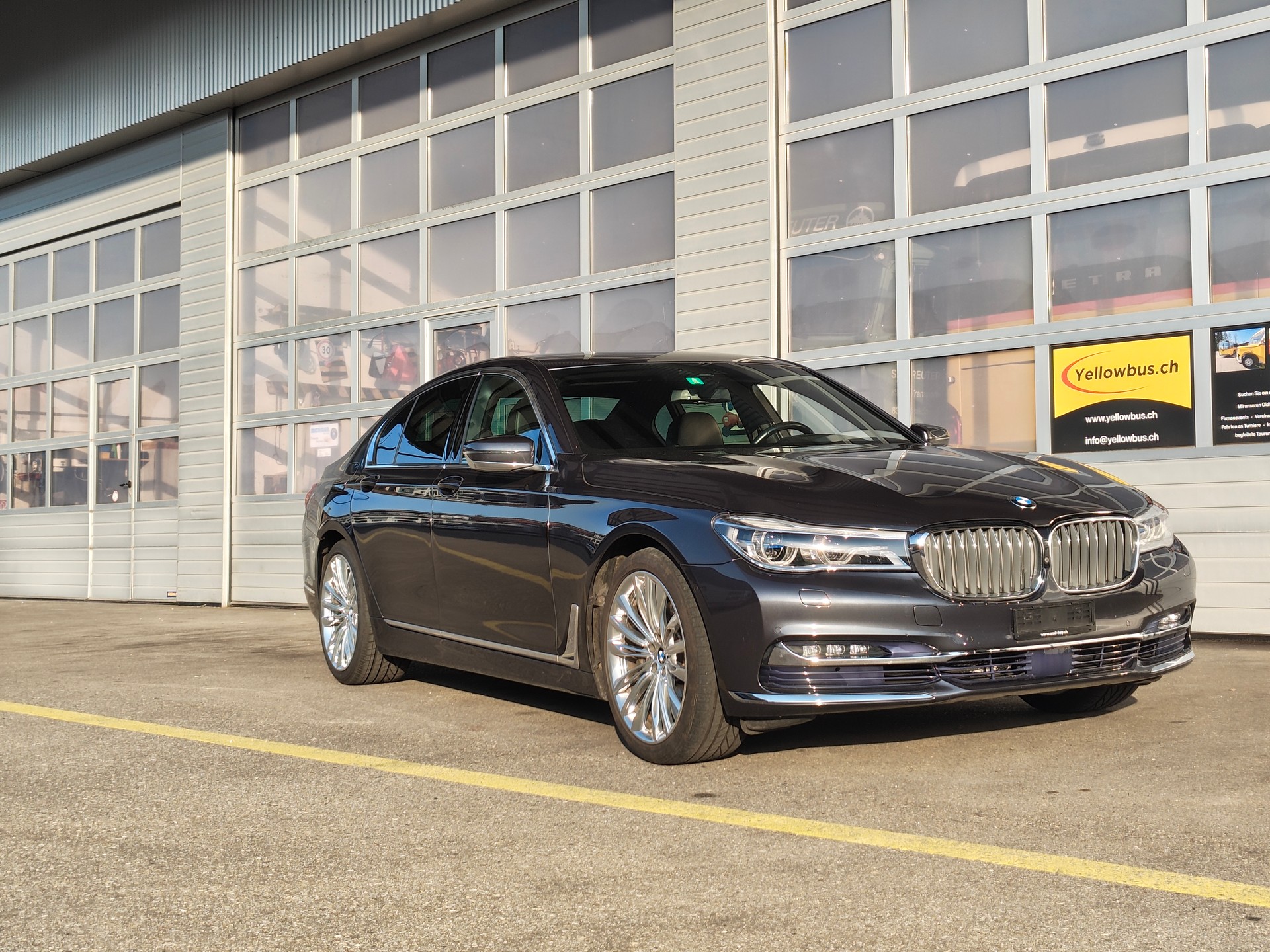 BMW 740d xDrive SAG-image-1