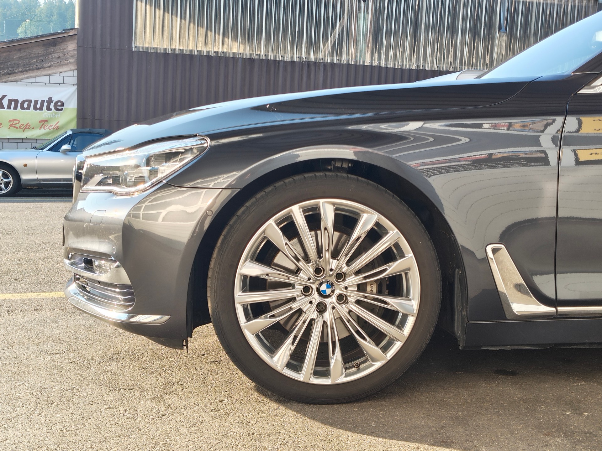BMW 740d xDrive SAG-image-2