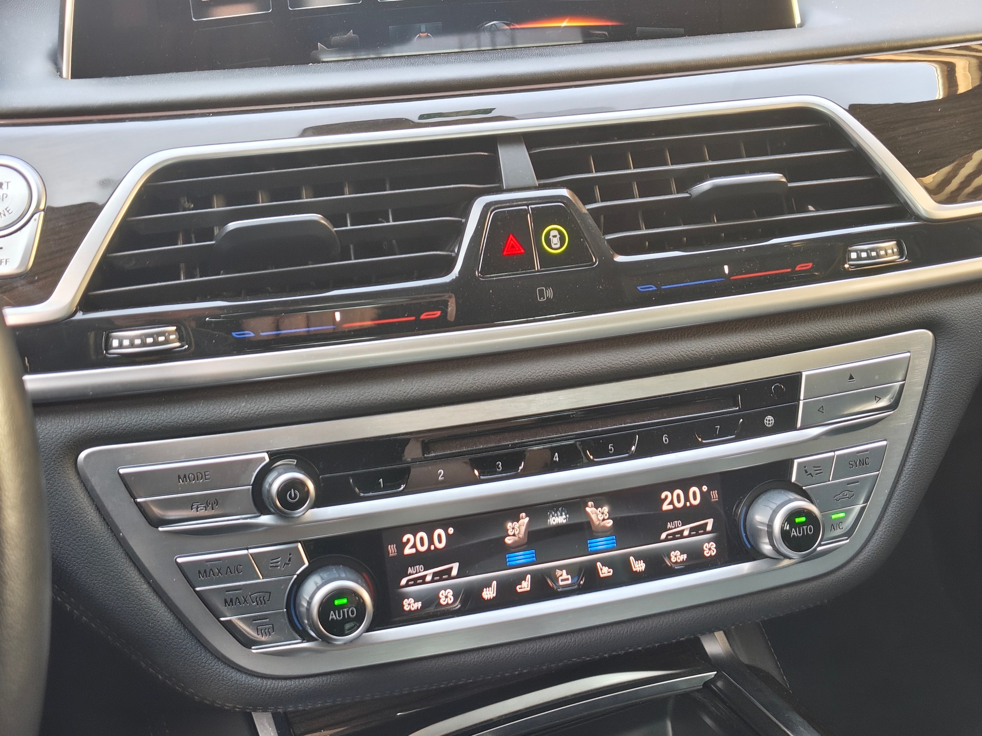 BMW 740d xDrive SAG-image-9