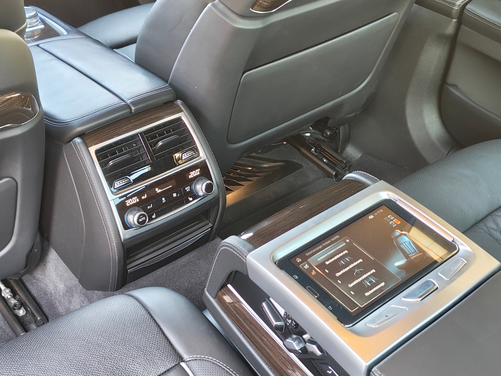 BMW 740d xDrive SAG-image-10
