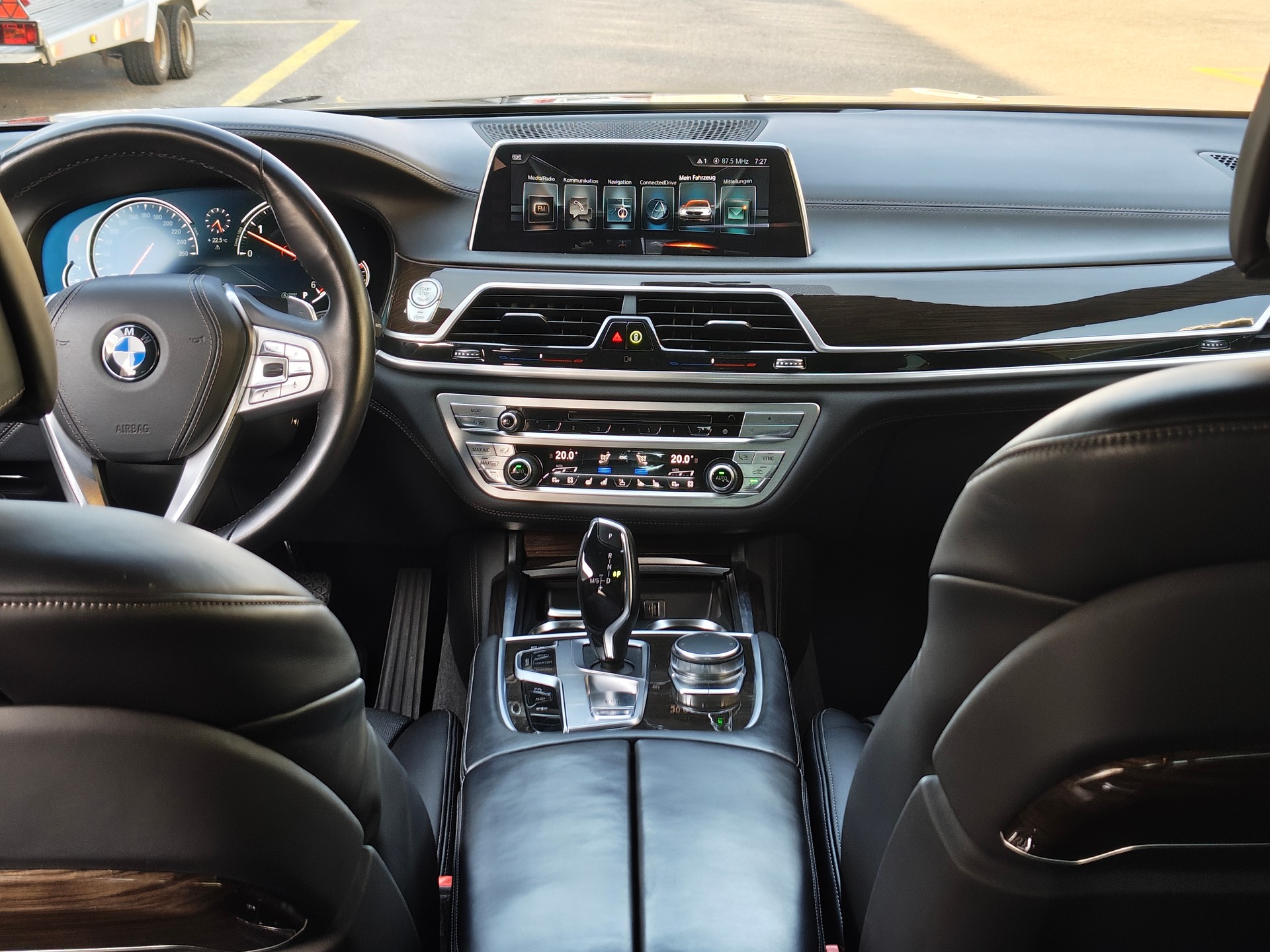 BMW 740d xDrive SAG-image-16