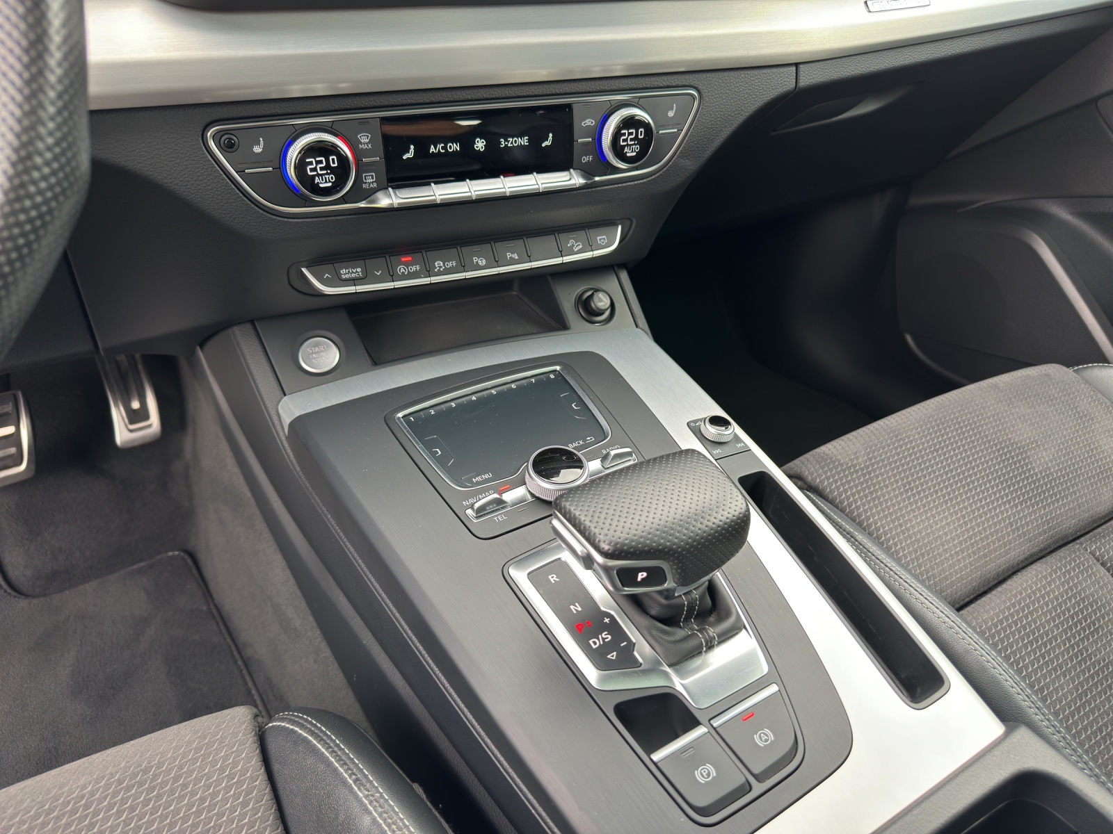 AUDI Q5 2.0 TDI sport quattro S-tronic-image-14