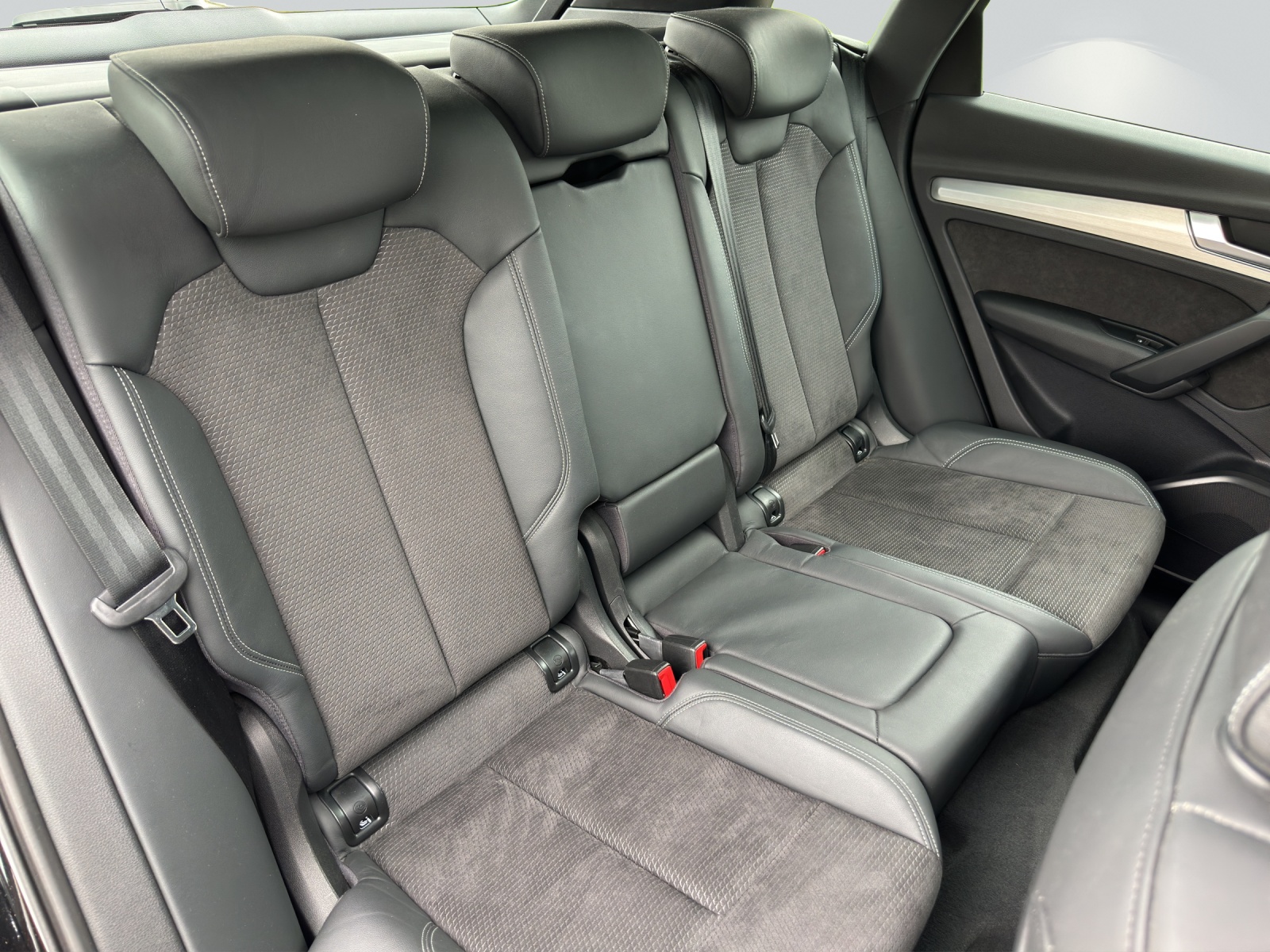 AUDI Q5 2.0 TDI sport quattro S-tronic-image-8