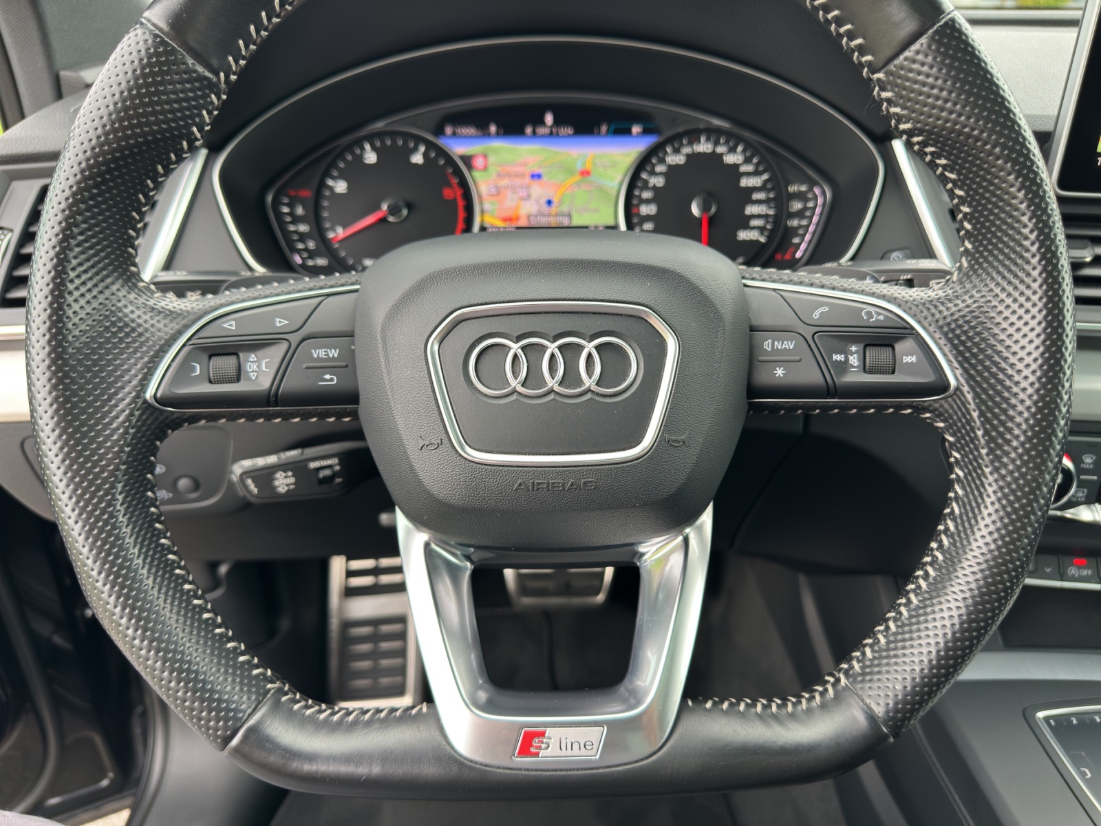 AUDI Q5 2.0 TDI sport quattro S-tronic-image-12
