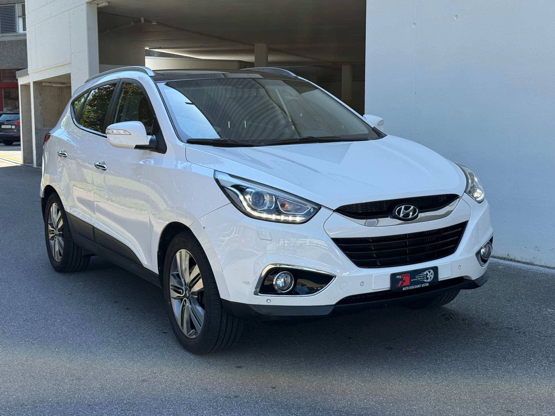 HYUNDAI iX 35 2.0 CRDi Vertex 4WD Automatic-image-2