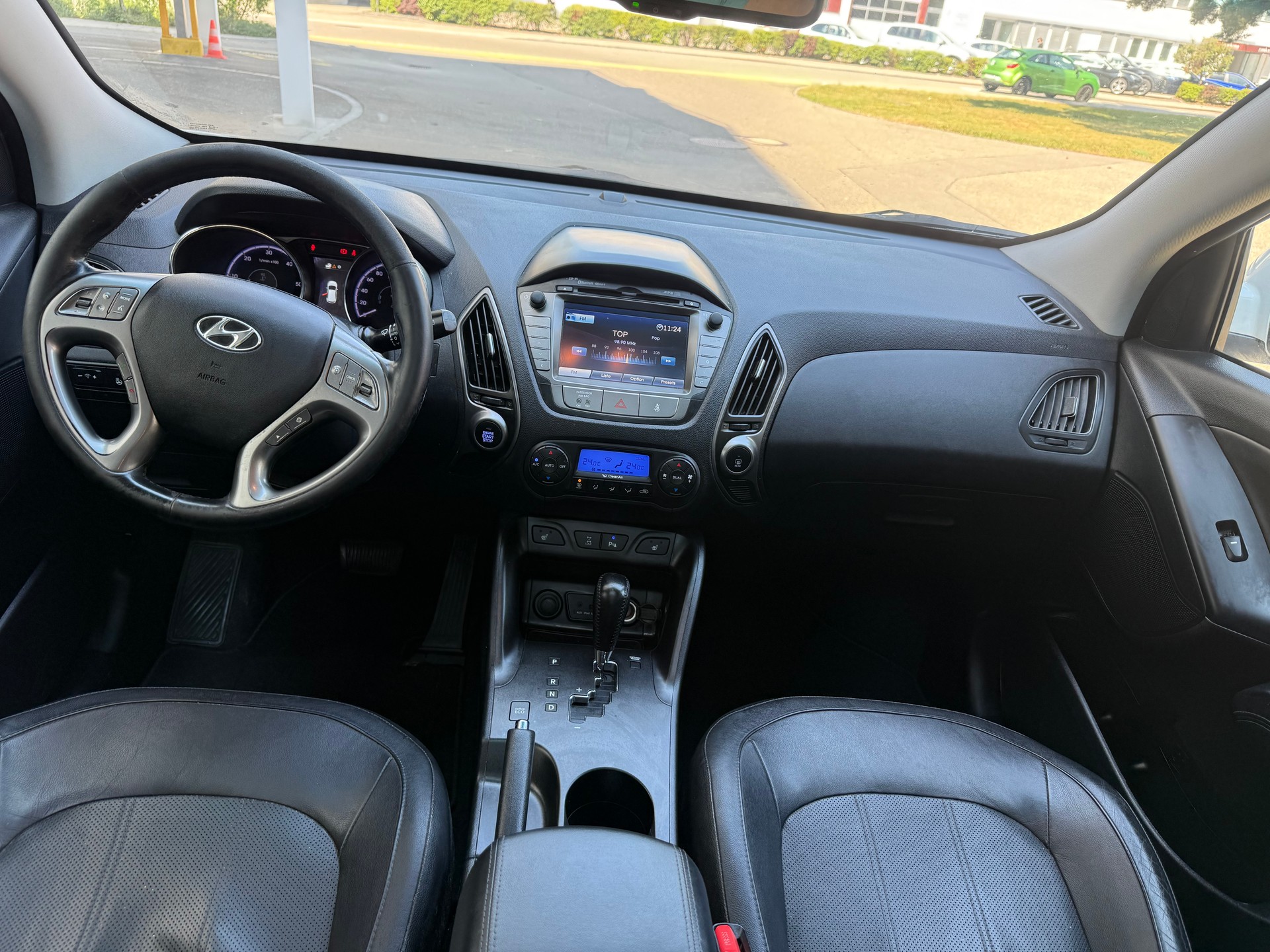 HYUNDAI iX 35 2.0 CRDi Vertex 4WD Automatic-image-8