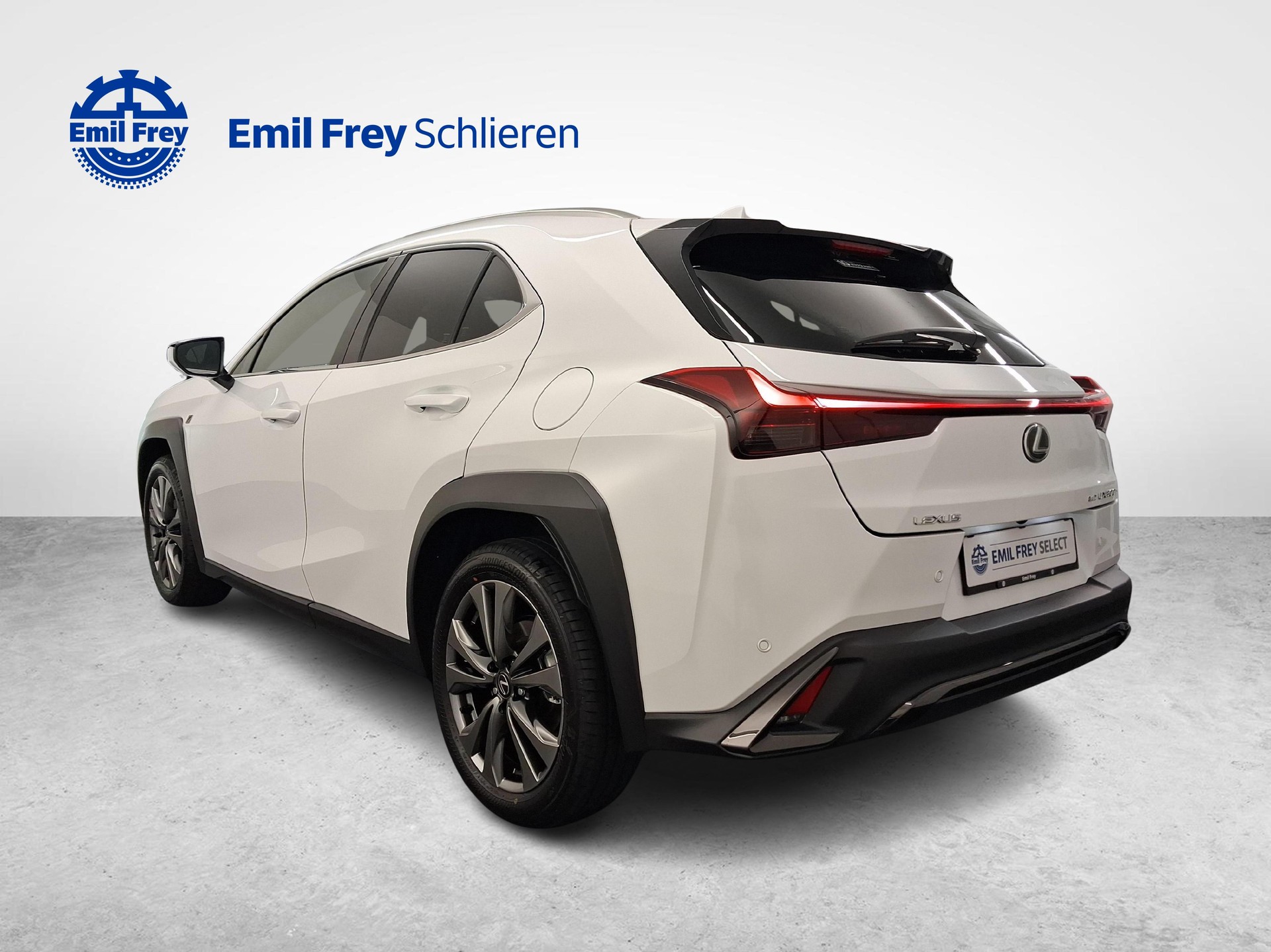 LEXUS UX 300h F-Line-image-3