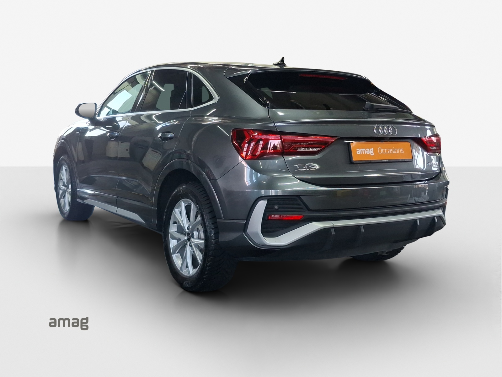 AUDI Q3 Sportback 40 TFSI S line quattro S-tronic-image-2