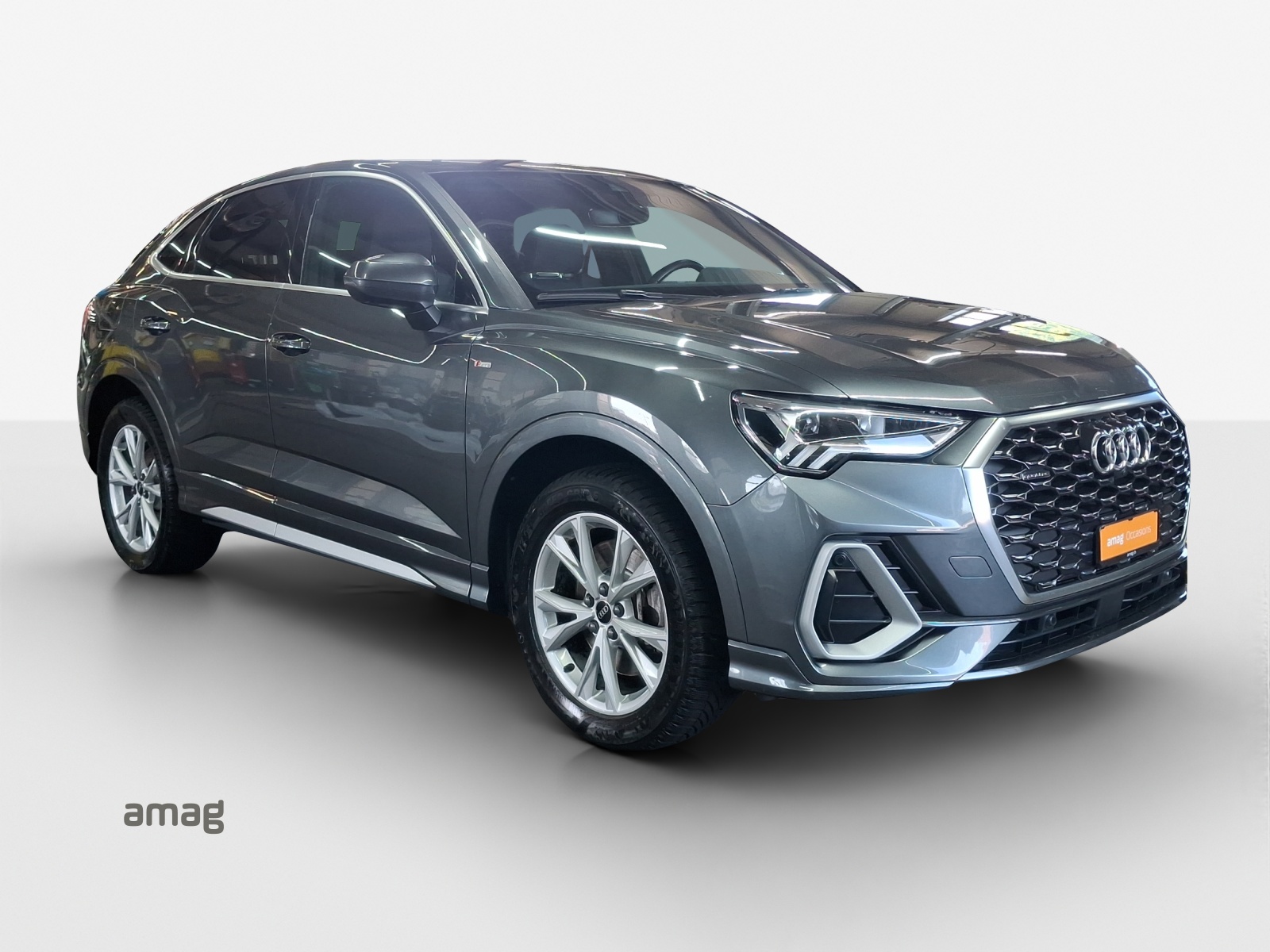 AUDI Q3 Sportback 40 TFSI S line quattro S-tronic-image-5