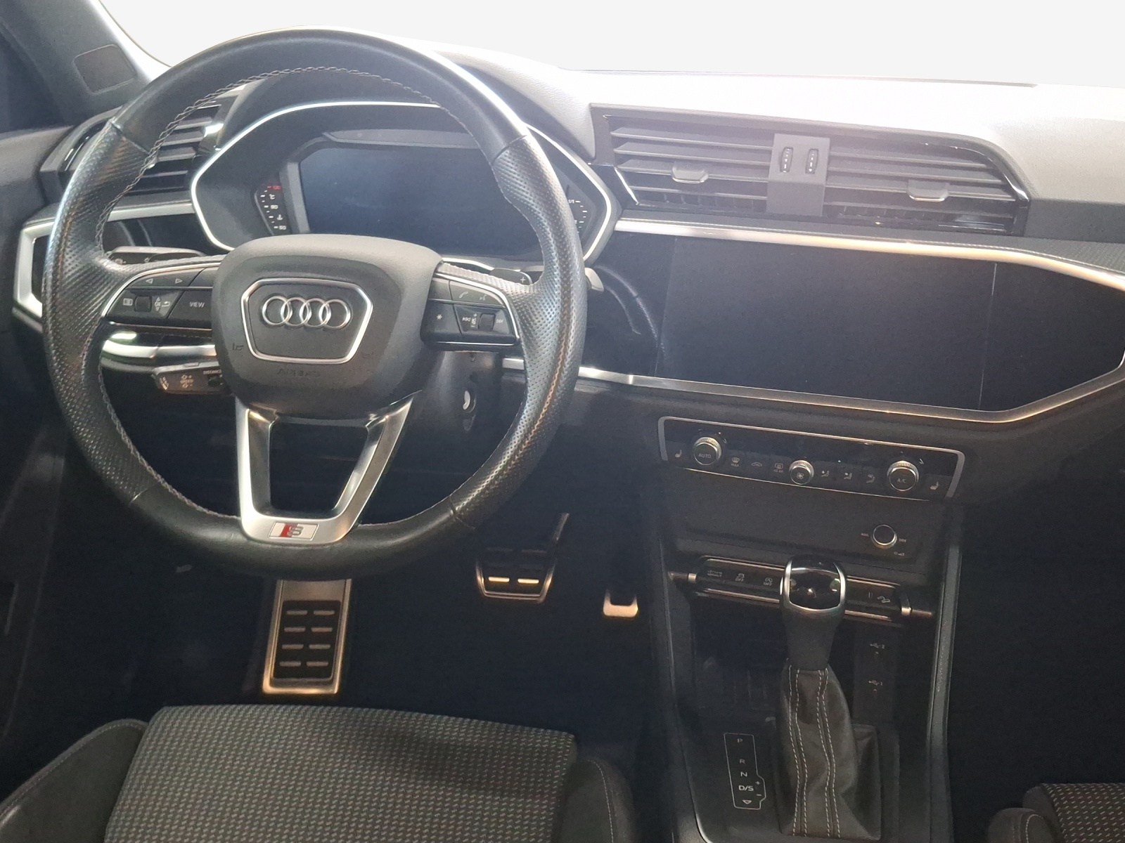 AUDI Q3 Sportback 40 TFSI S line quattro S-tronic-image-8