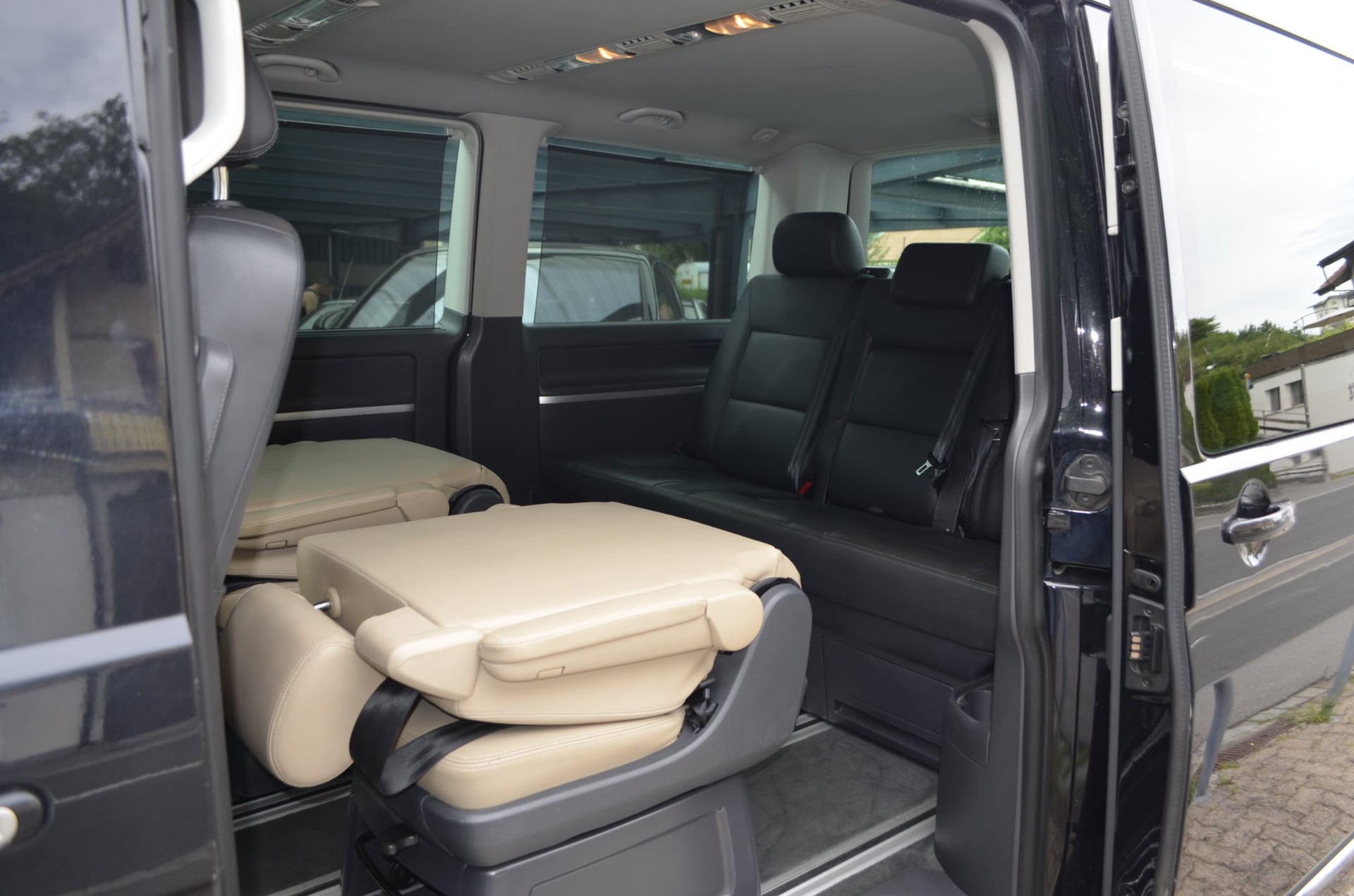 VW Caravelle-image-9