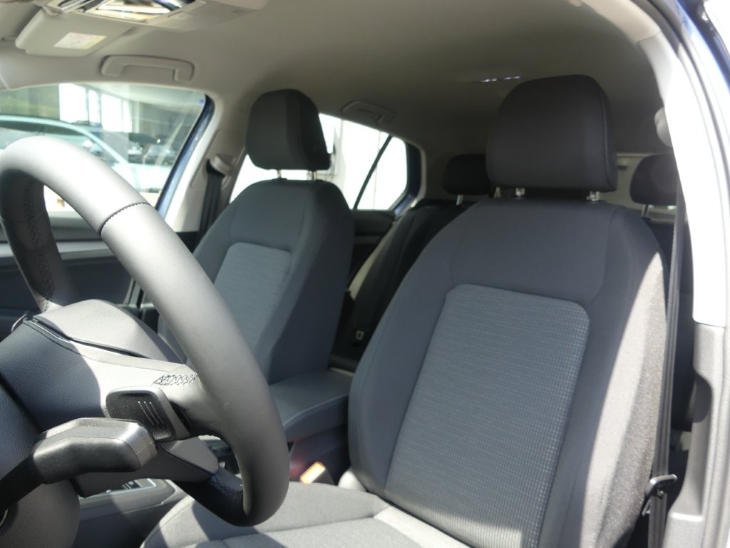 VW Golf 1.5 e TSI mHEV Value DSG-image-9