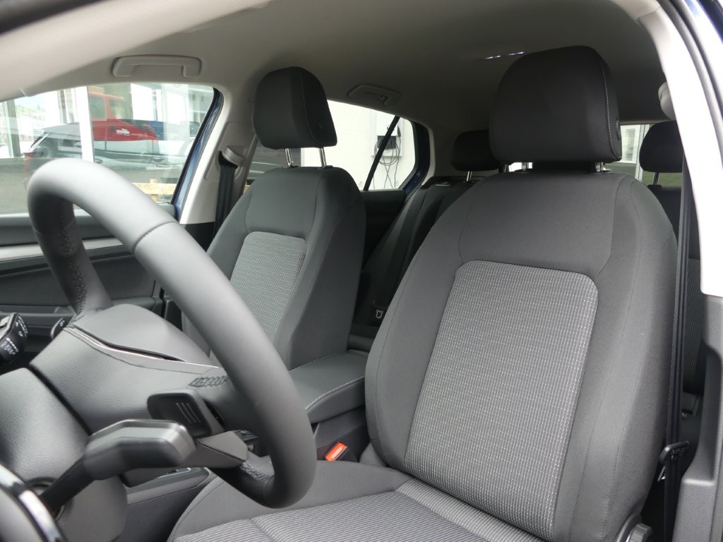 VW Golf 1.5 e TSI mHEV Value DSG-image-9