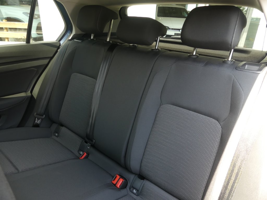 VW Golf 1.5 e TSI mHEV Value DSG-image-11