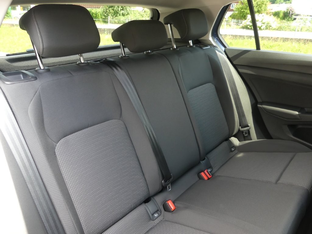 VW Golf 1.5 e TSI mHEV Value DSG-image-12