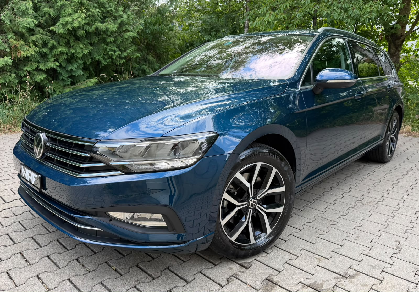 VW Passat Variant 2.0 TSI Business DSG-image-0