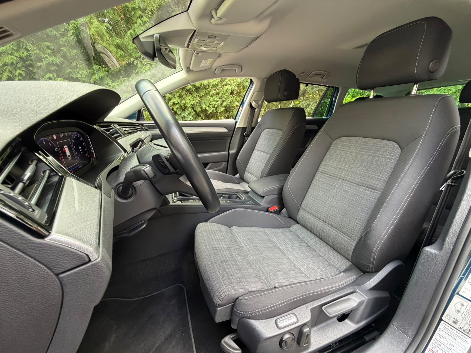 VW Passat Variant 2.0 TSI Business DSG-image-12