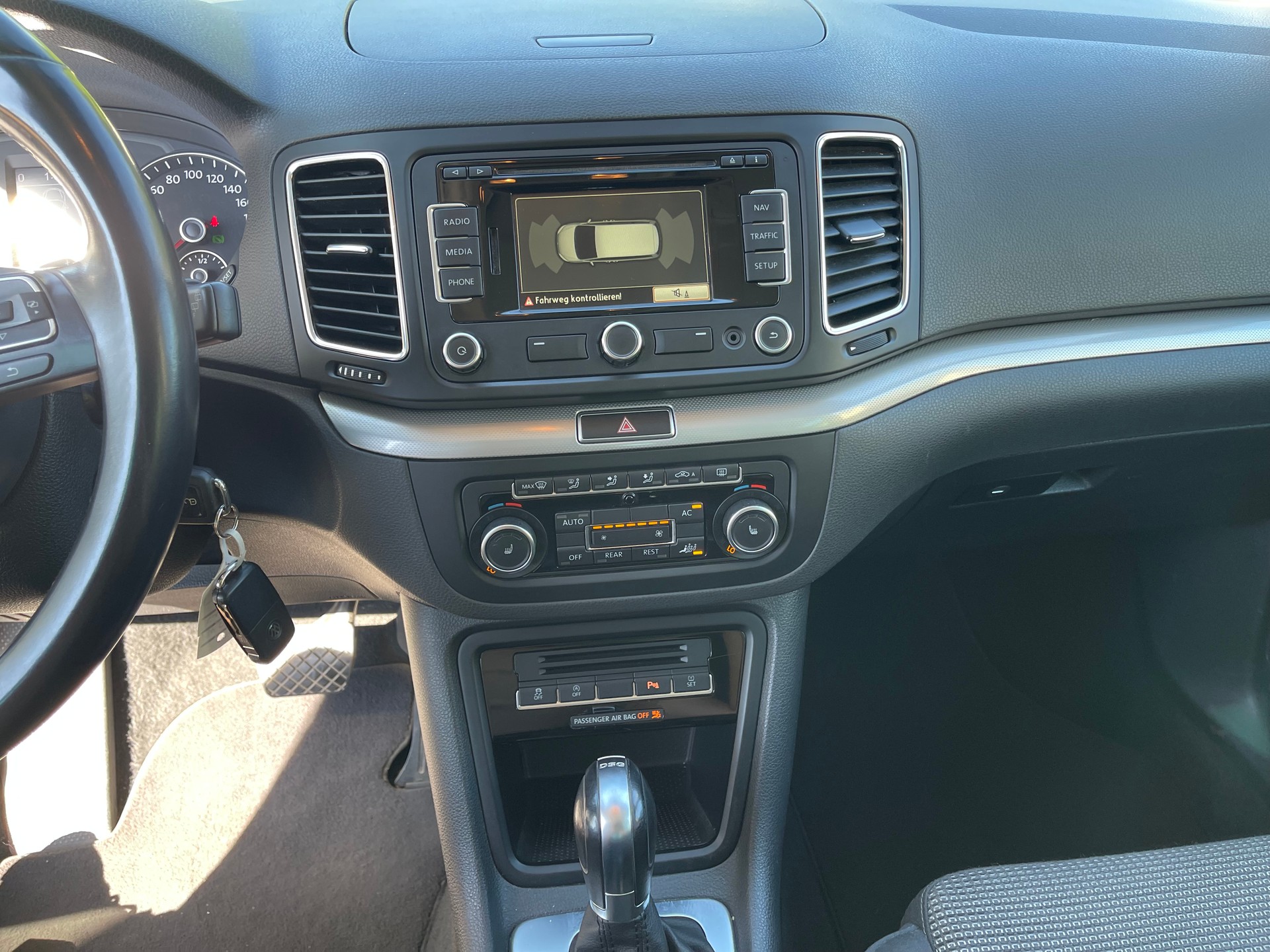 VW Sharan 2.0 TDI BlueMotion Technology Trendline DSG-image-10