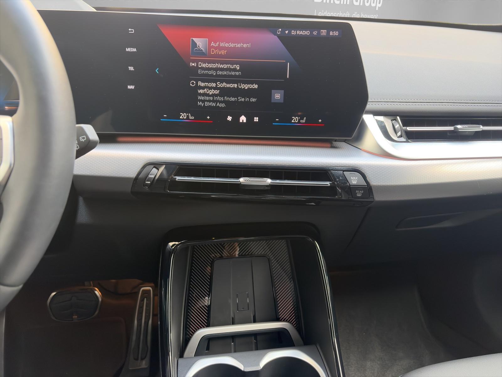 BMW iX1 30 xDrive M-SportPaket-image-15